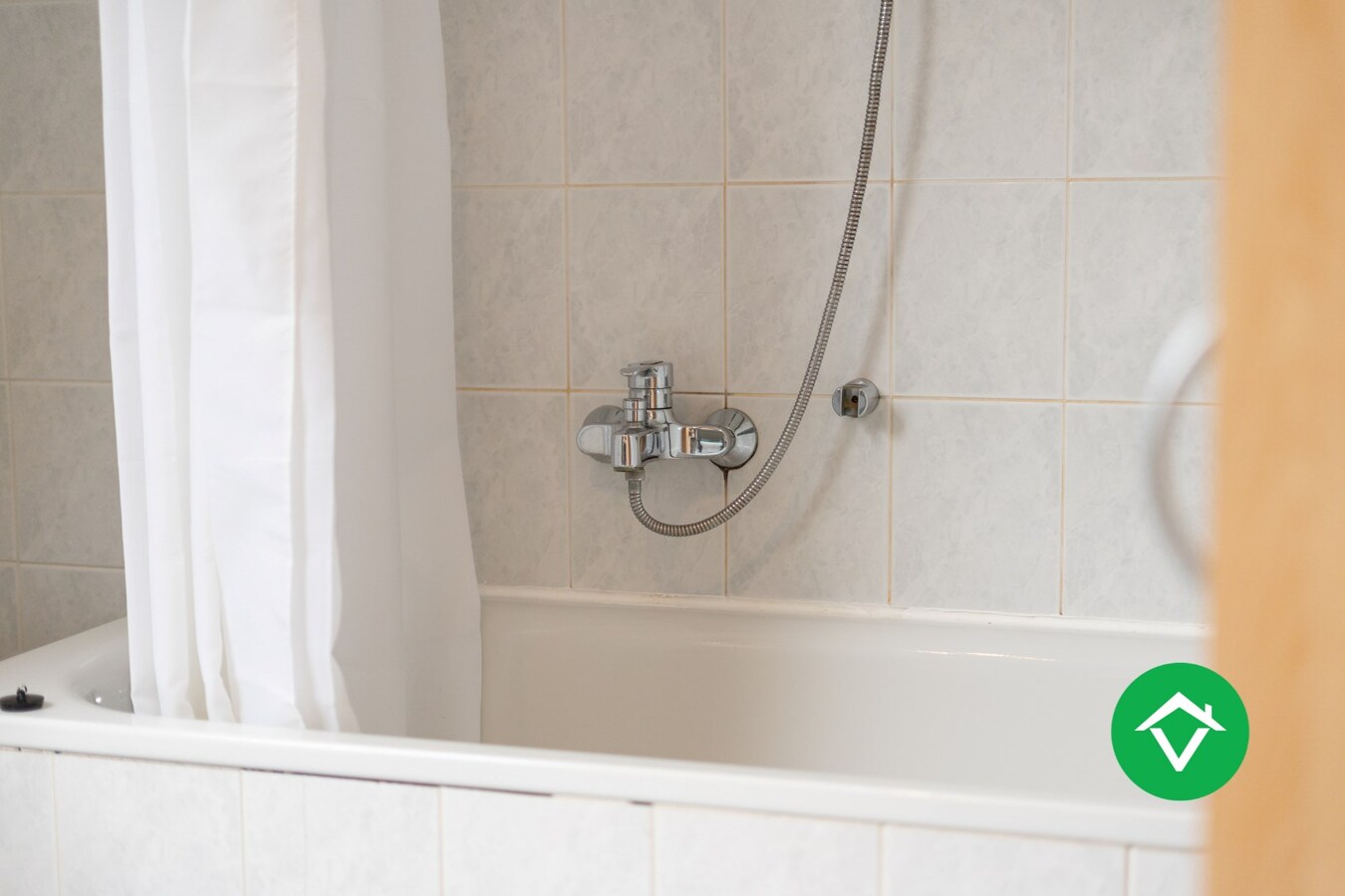 Instapklare woning met 3 slaapkamers en groene tuin te Koekelare 