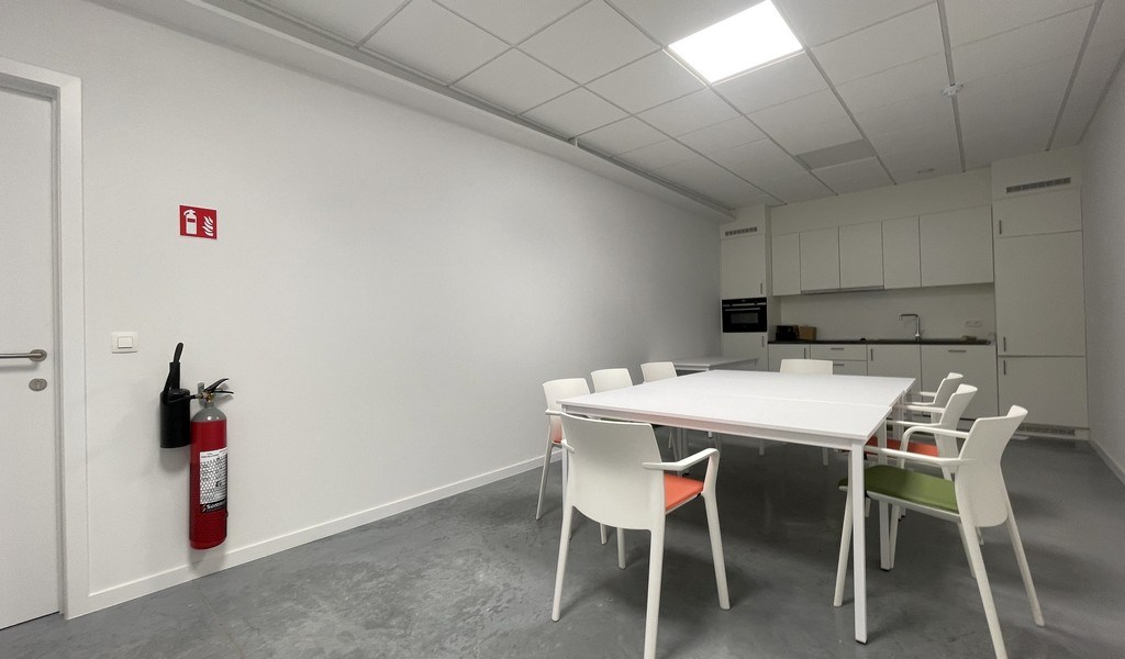 Magazijnen te huur vlakbij E313 in Geel