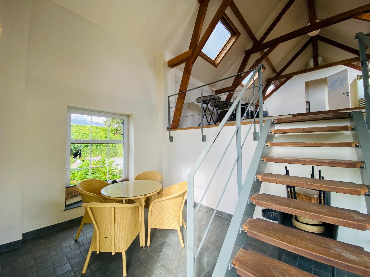Multifunctionele ruimte van 90 m&#178; in loft-stijl op een groene locatie! 