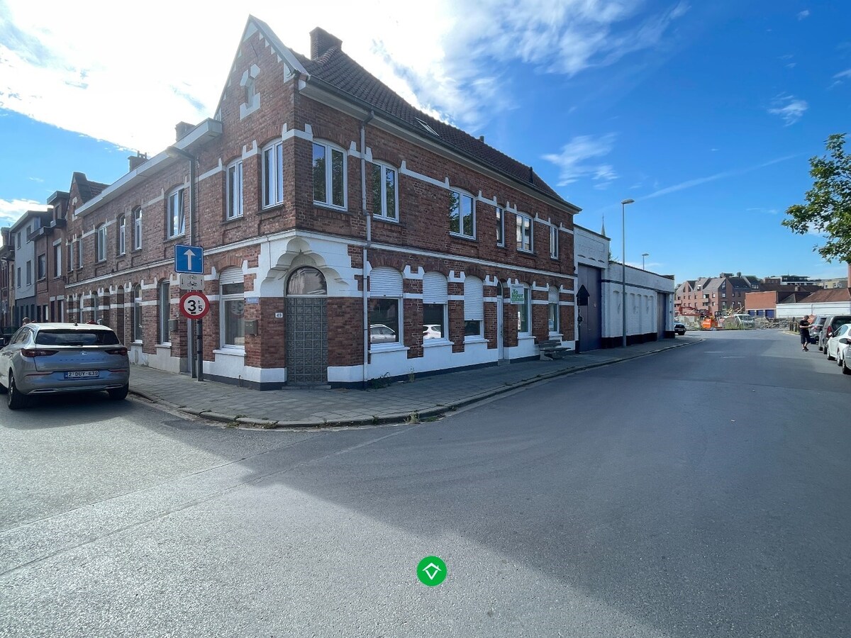 Hoekwoning met 2 slaapkamers te centrum Roeselare 