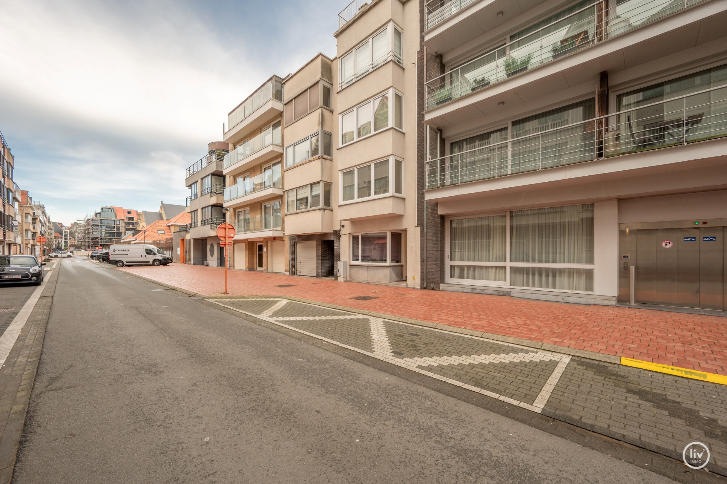 Aangenaam 2 slaapkamerappartement op een centrale ligging in de Jef Mennekenslaan te Knokke. 