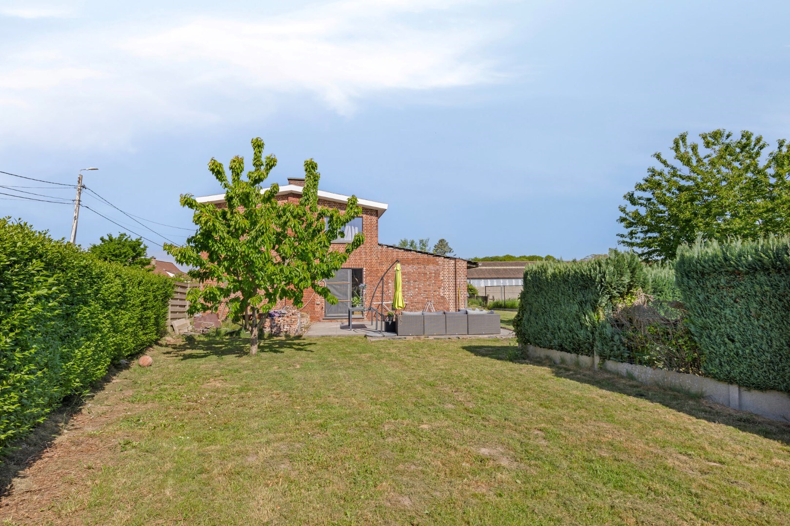 Goed gelegen open bebouwing met 4 slaapkamers en tuin in Kerkom - EPC 540 kWh/m&#178; - bewoonbare oppervlakte 238  m&#178; 