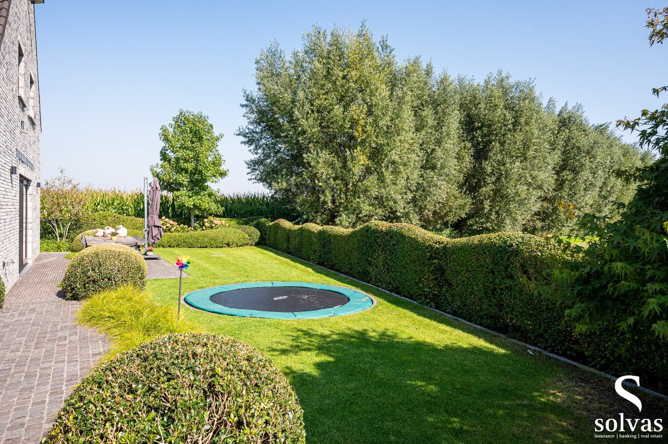 Moderne half open bebouwing met prachtige verzichten! 