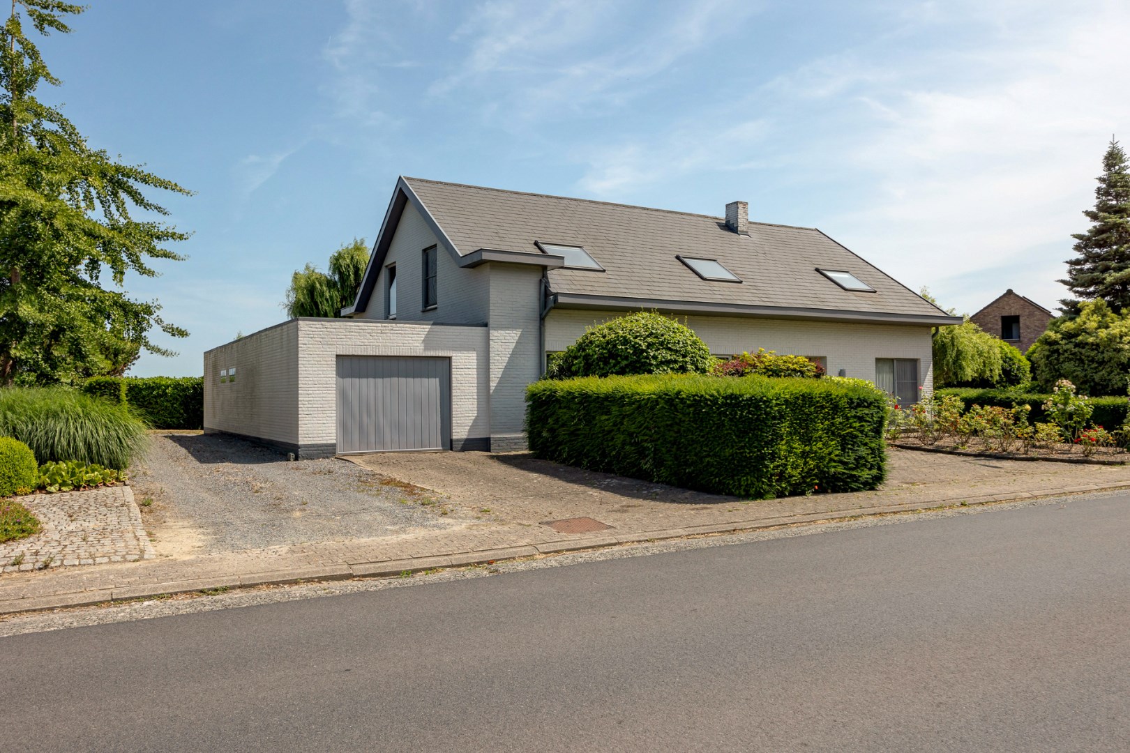Ruime villa, ideaal voor groot gezin of vrij beroep 