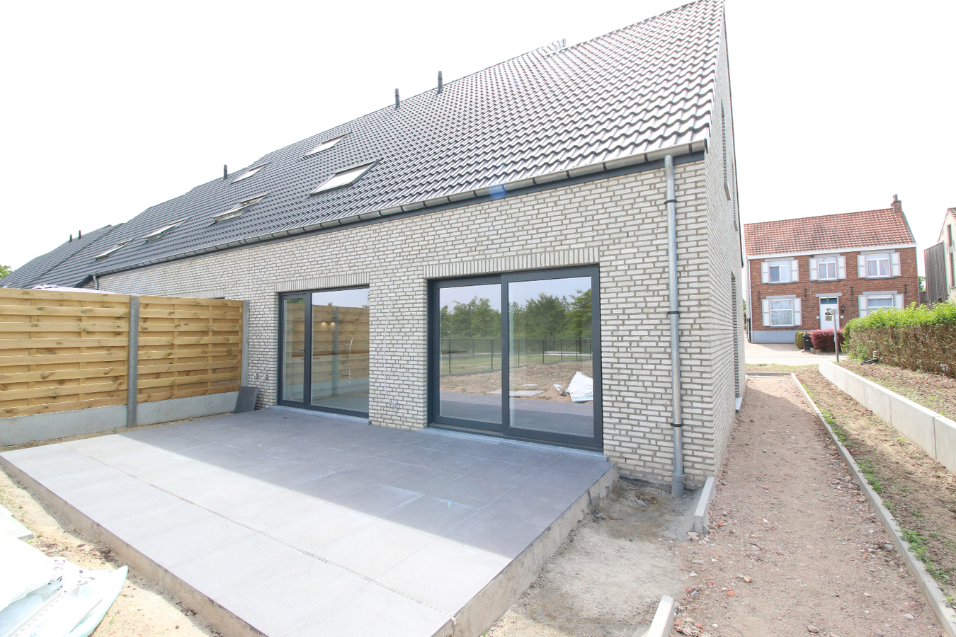 Ruime BEN-nieuwbouwwoning te Lievegem! 