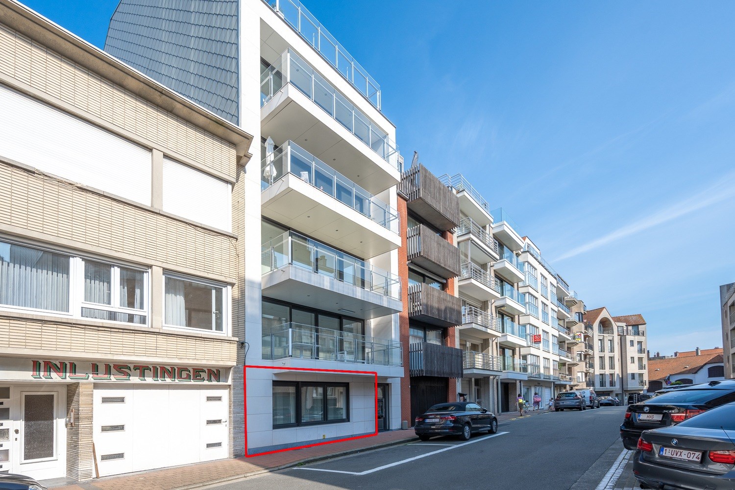 MEUBL&#201; : Appartement rez-de-chauss&#233;e unique et r&#233;cemment meubl&#233; avec un beau jardin ensoleill&#233;, id&#233;alement situ&#233; pr&#232;s de l&#39;avenue Dumortier &#224; Knokke. 