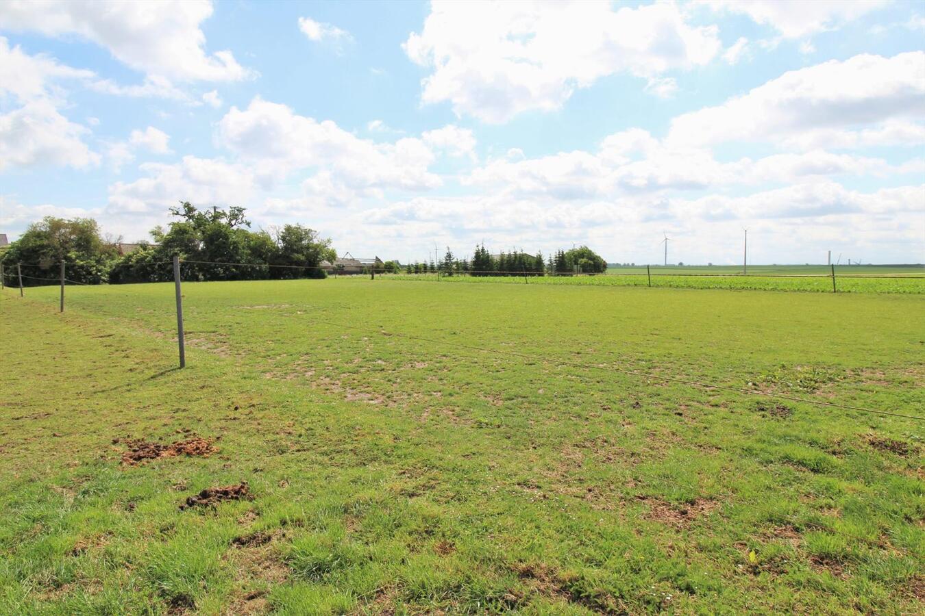 Maison avec centre &#233;questre et appartement suppl&#233;mentaire sur environ 1.3ha &#224; Hannut (Li&#232;ge) 