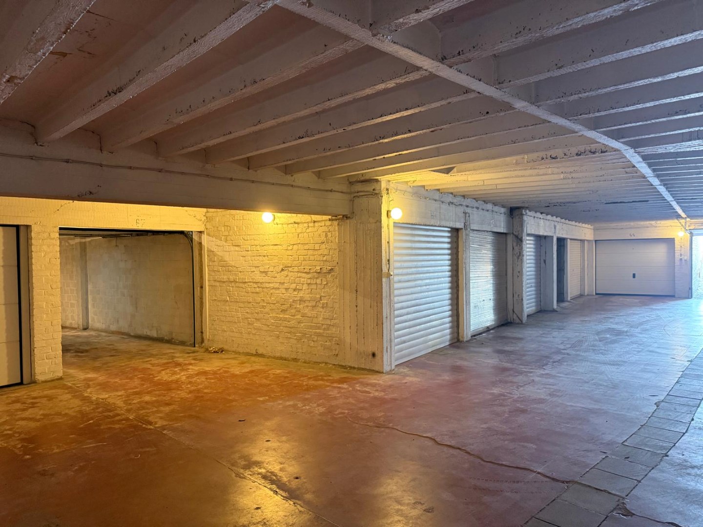 GARAGEBOX VLAKBIJ ZEEDIJK 