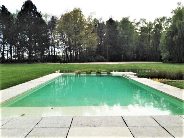 Villa avec infrastructures &#233;questres, piscine, court de tennis, piste de trot et prairie sur environ 2ha65a &#224; Huldenberg (Brabant Flamand) 