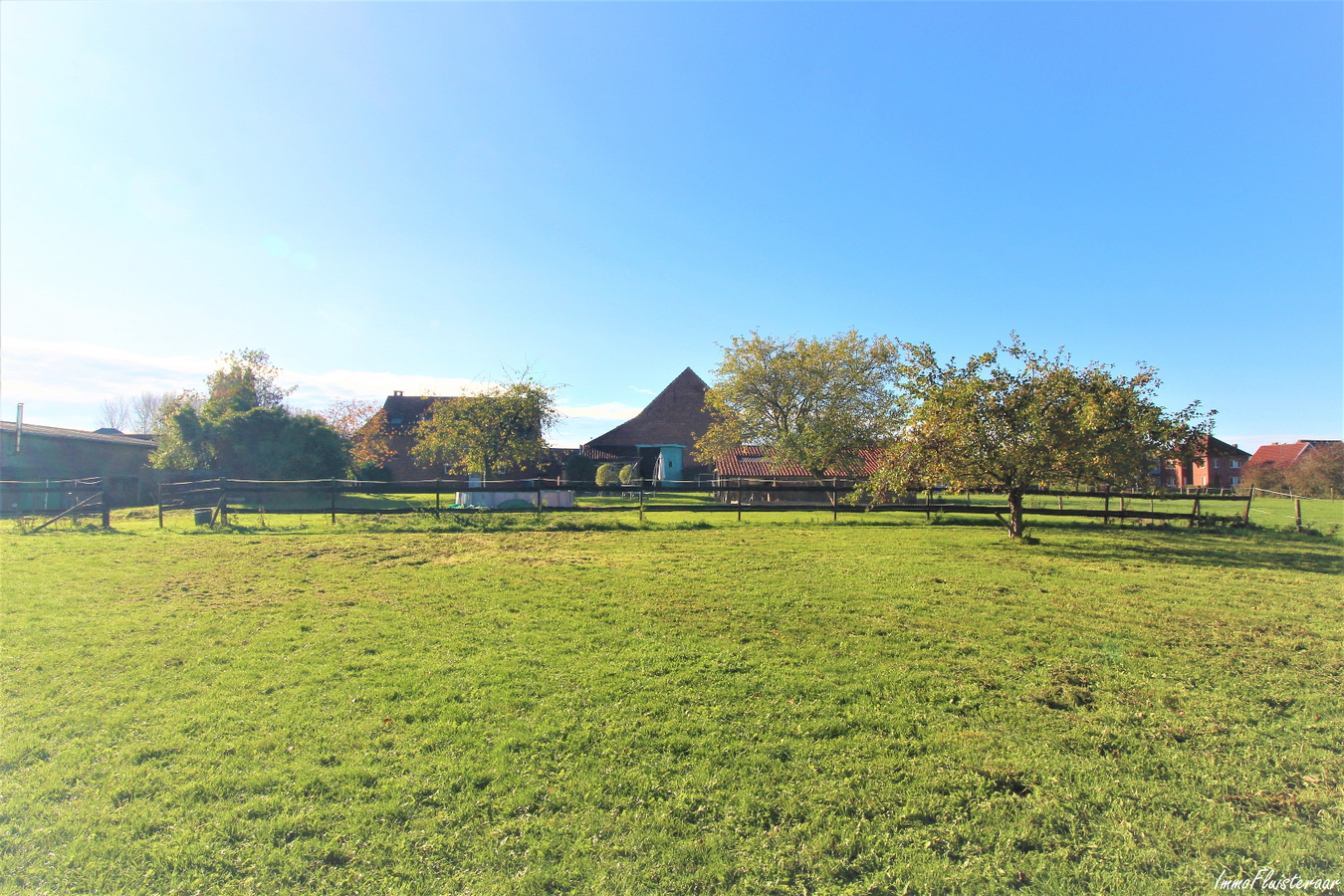 IN OPTIE - Hoevewoning met bijgebouwen en weiland op ca. 1ha te Tollembeek/Galmaarden (Vlaams-Brabant) 