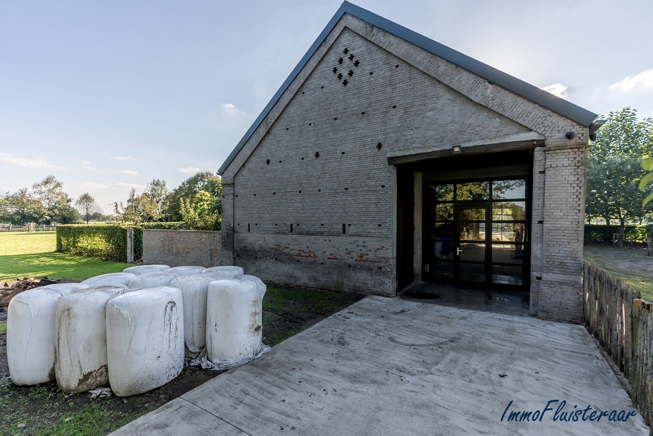 Uitzonderlijk gerenoveerd landhuis op een perceel van 3,9 ha te Geel 