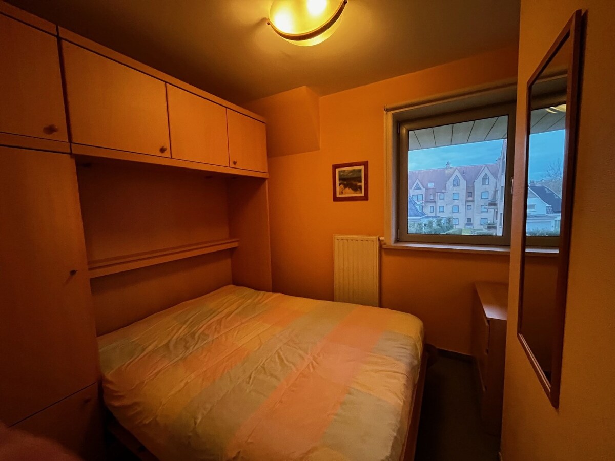 Comfortabel, recent appartement met terras nabij de Zeedijk, aan tramhalte gelegen 