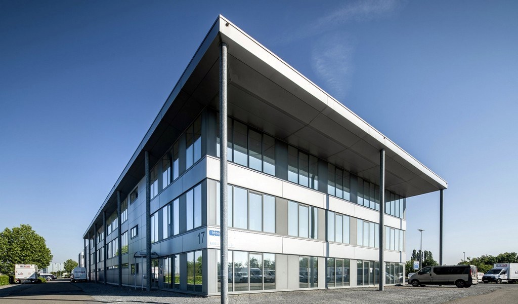 Kantoren met magazijn te huur langs Singel in Borgerhout