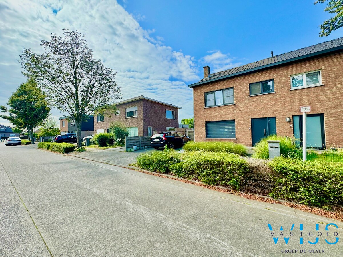 Stevige gezinswoning op TOPlocatie in Ertvelde ! 