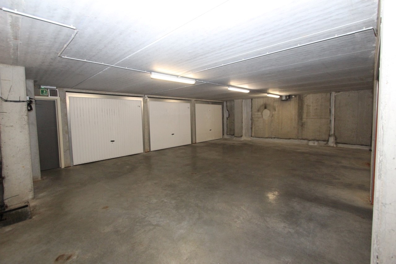 Van Bunnenlaan - Afgesloten garagebox op -2 in residentie M&#233;ribel. 