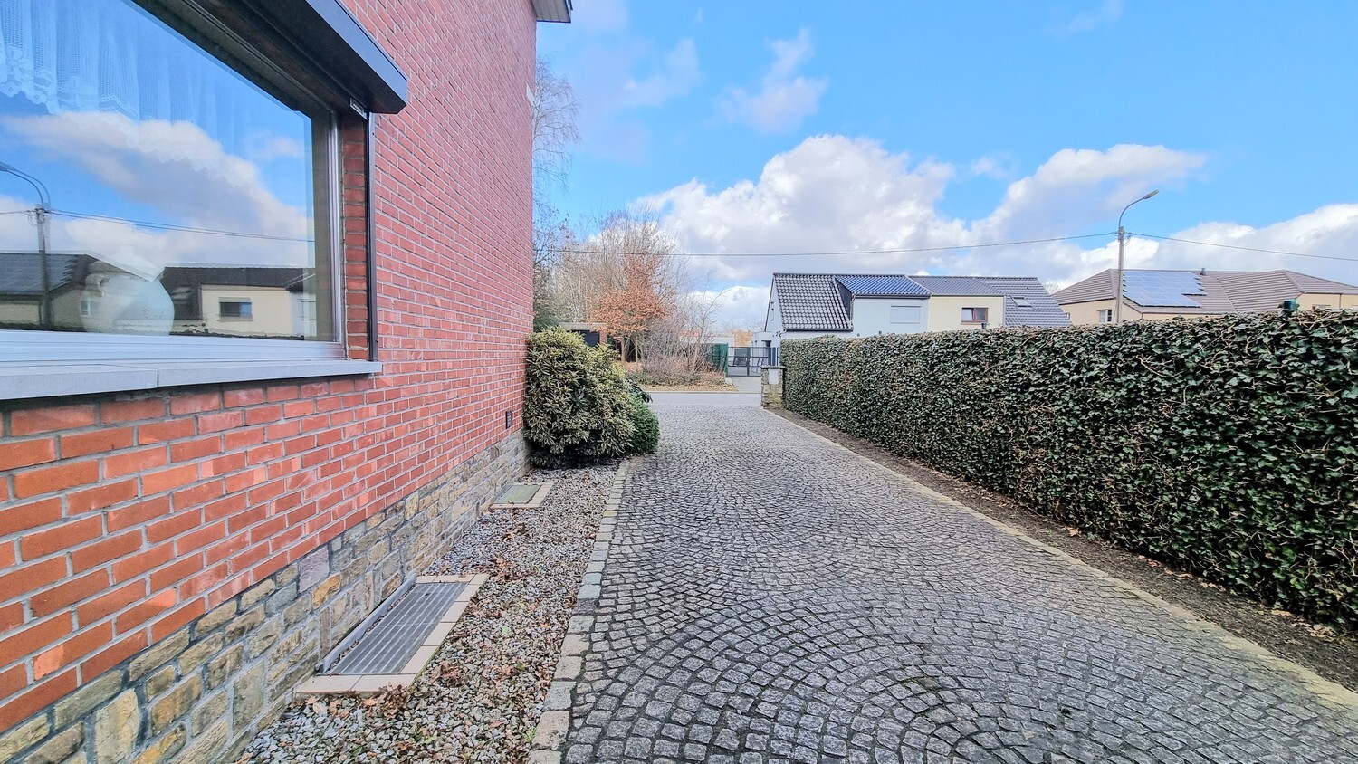 Instapklare gezinswoning op 1440 m&#178;&#160;op toplocatie 