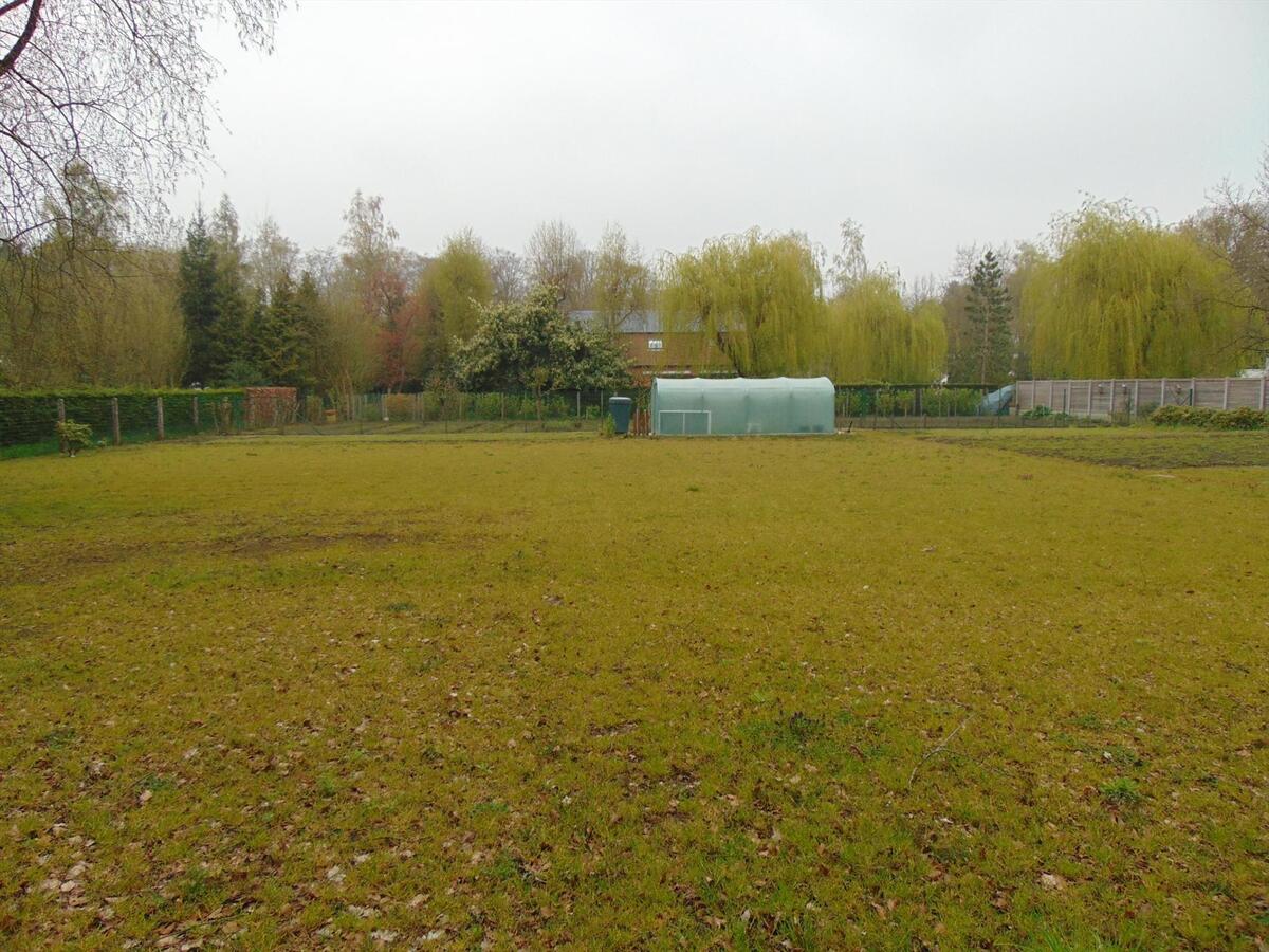 Perceel bouwgrond op residenti&#235;le locatie 