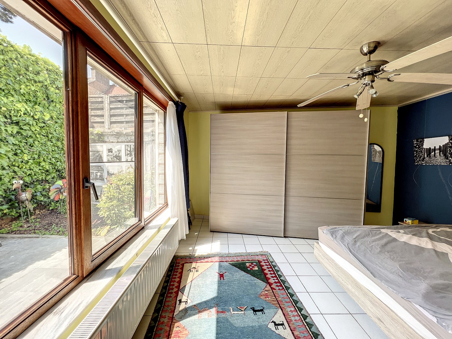 Charmant gelijkvloers appartement met patio op slechts 2min van zee! Garage inclusief! 