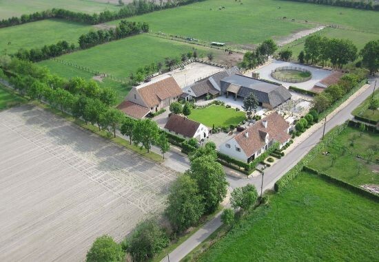 Prachtig paardendomein met binnenpiste te Bocholt (VIRTUAL TOUR) 