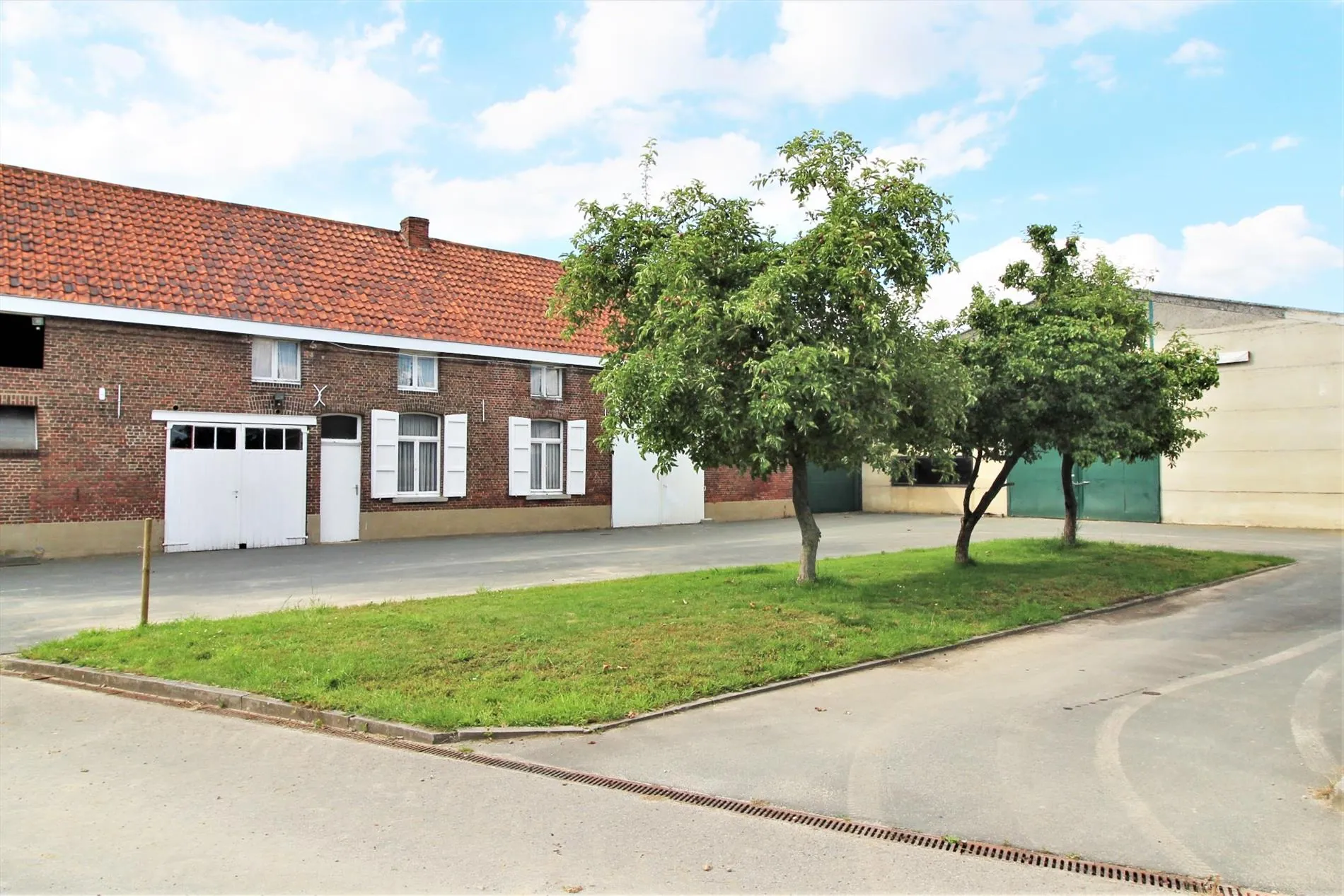 Verkocht: Te renoveren boerderij met loods op ca. 74a te Zemst (Vlaams- Brabant) - Zemst 1980 -