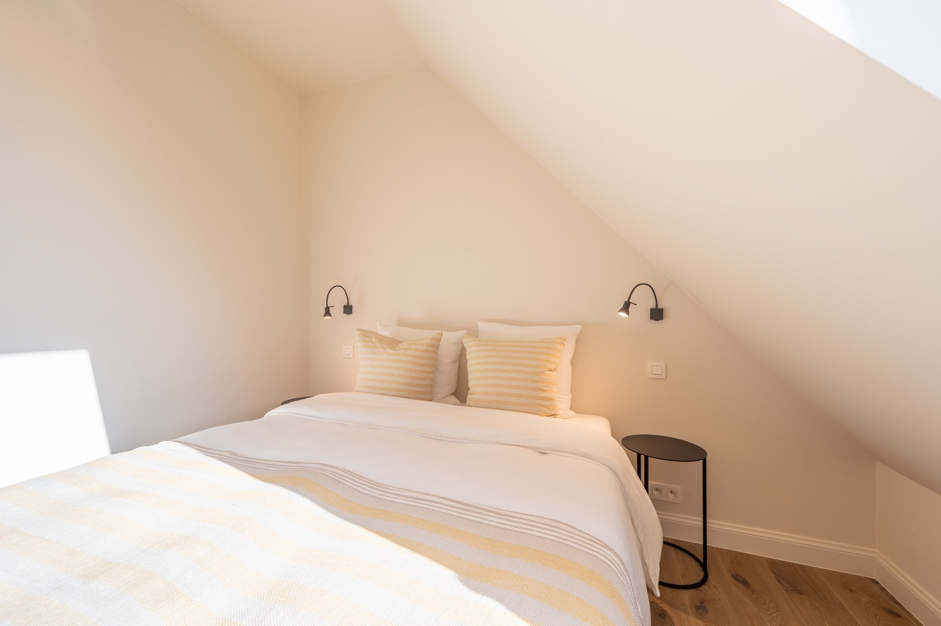 Nieuwbouw duplex appartement met prachtige zichten op de minigolf en zijdelings zeezicht gelegen vlakbij de Kustlaan te Knokke. 