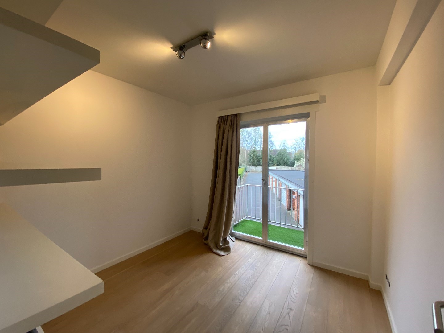 Centraal gelegen appartement met 2 slaapkamers, balkon en garage! 