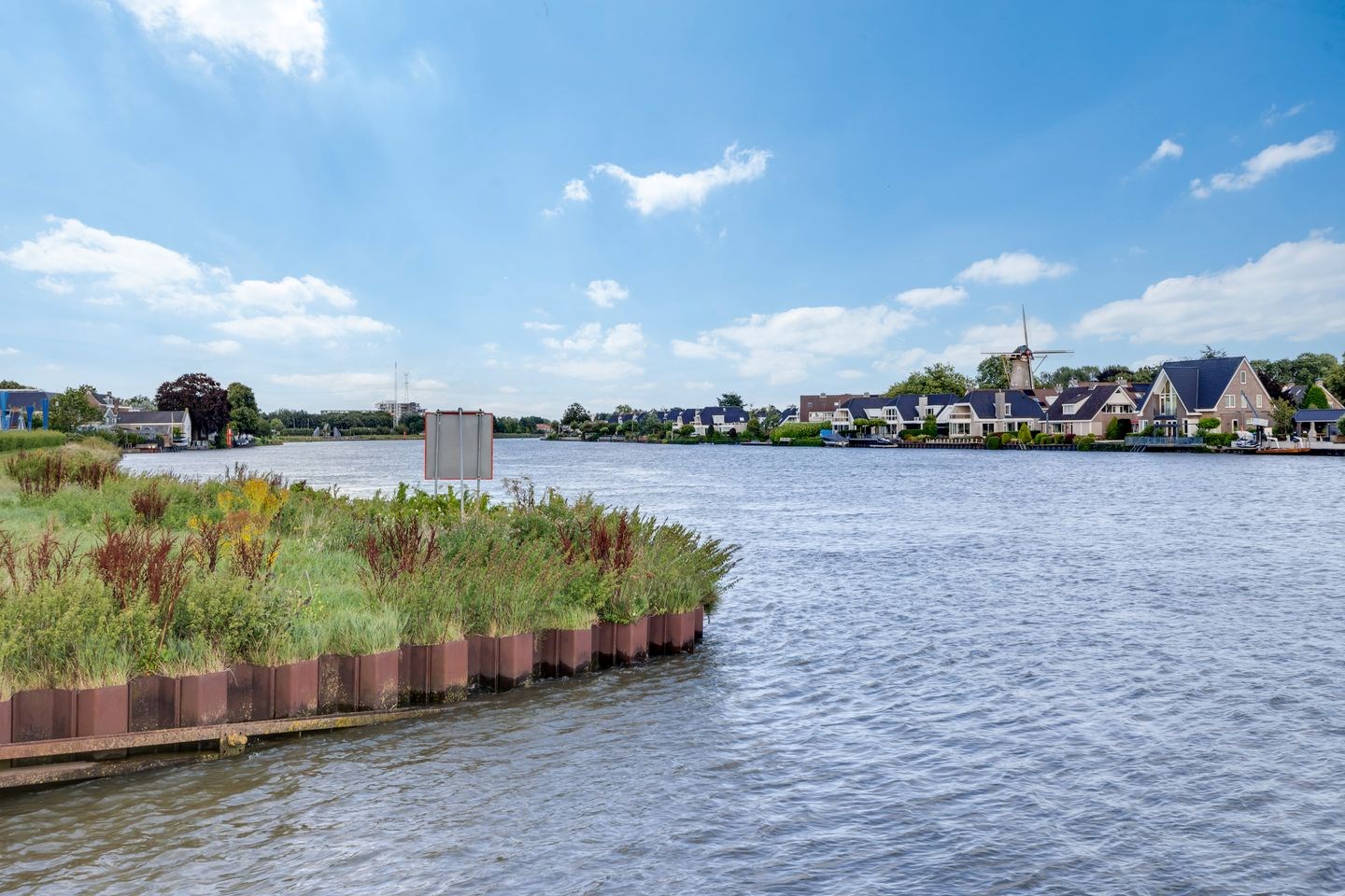 Op zoek naar een woning op hoog niveau met een &quot;Jofel&quot; uitzicht op de Hollandsche IJssel? 