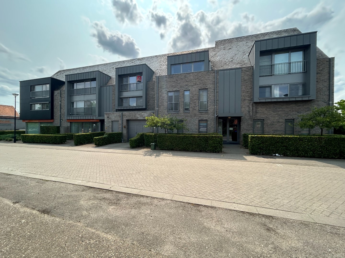 Recent, energiezuinig appartement met 1 slpk. in Geel 