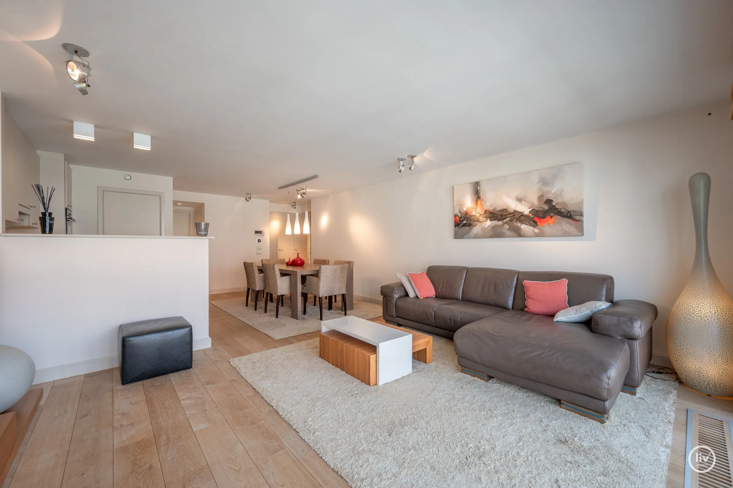 Appartement confortable et récent (2010) avec 2 chambres à coucher complètes près de l'avenue Lippens à Knokke.