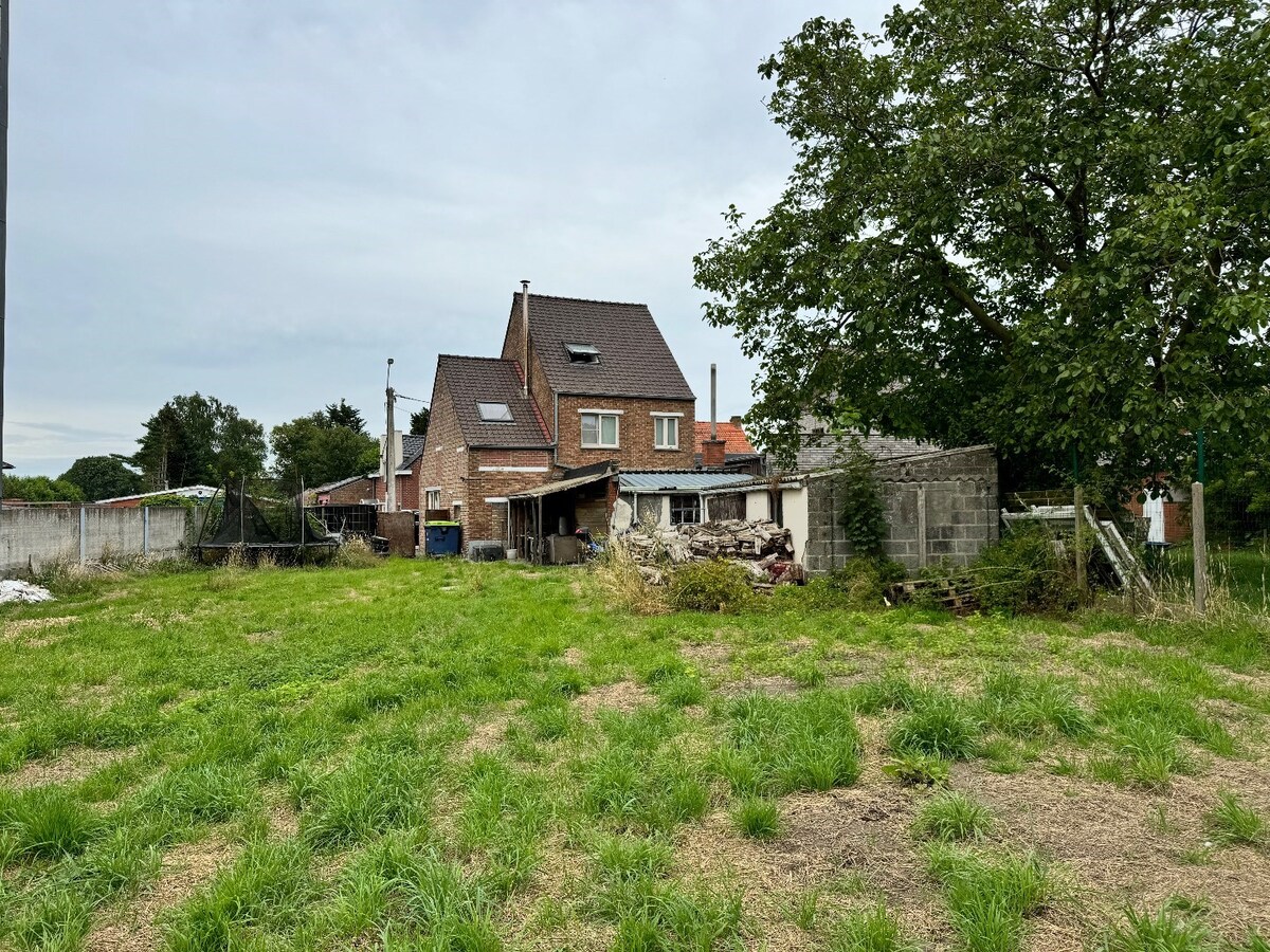 Karaktervolle woning met 4 slaapkamers te Wijnendale 