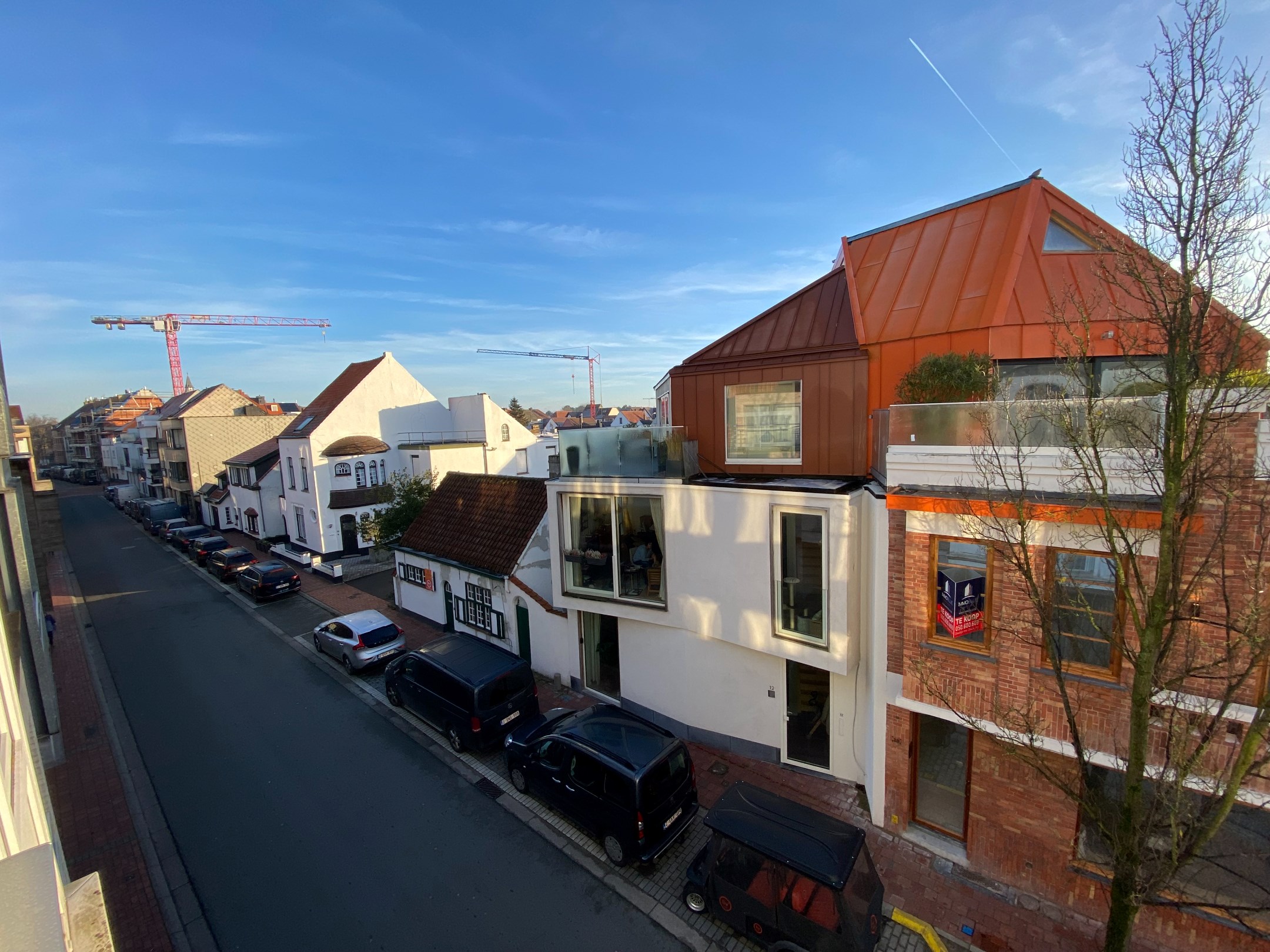 MEUBL&#201; : Appartement r&#233;cemment r&#233;nov&#233; et joliment d&#233;cor&#233; situ&#233; &#224; Oud Knokke, &#224; proximit&#233; des rues commer&#231;antes. 