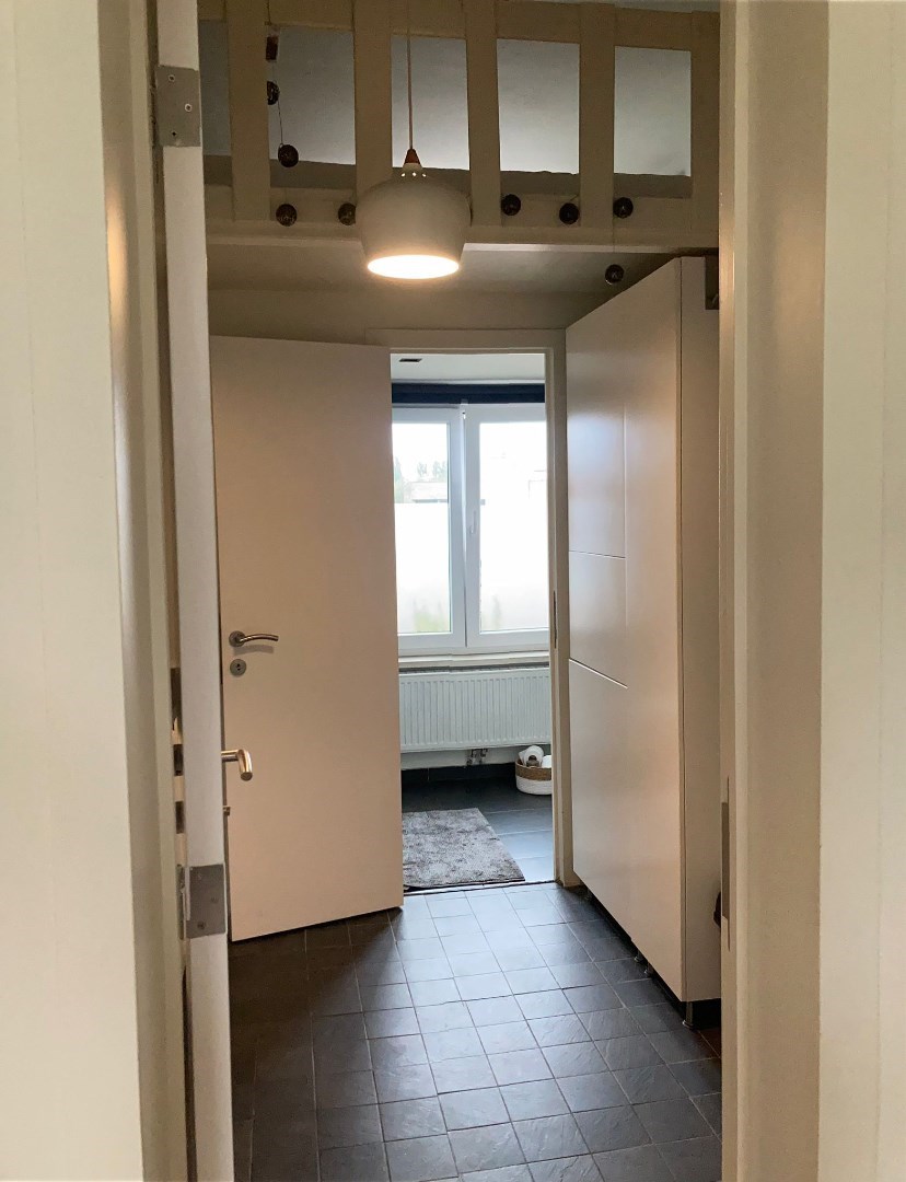 Prachtige instapklare studio van 50 m&#178; op een zeer gunstige ligging te Nationalestraat! 