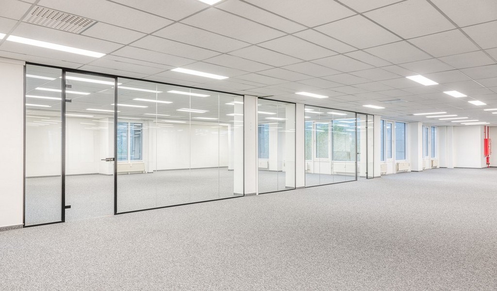 Kantoren te huur aan R4/E40 in Portalis gebouw in Zwijnaarde
