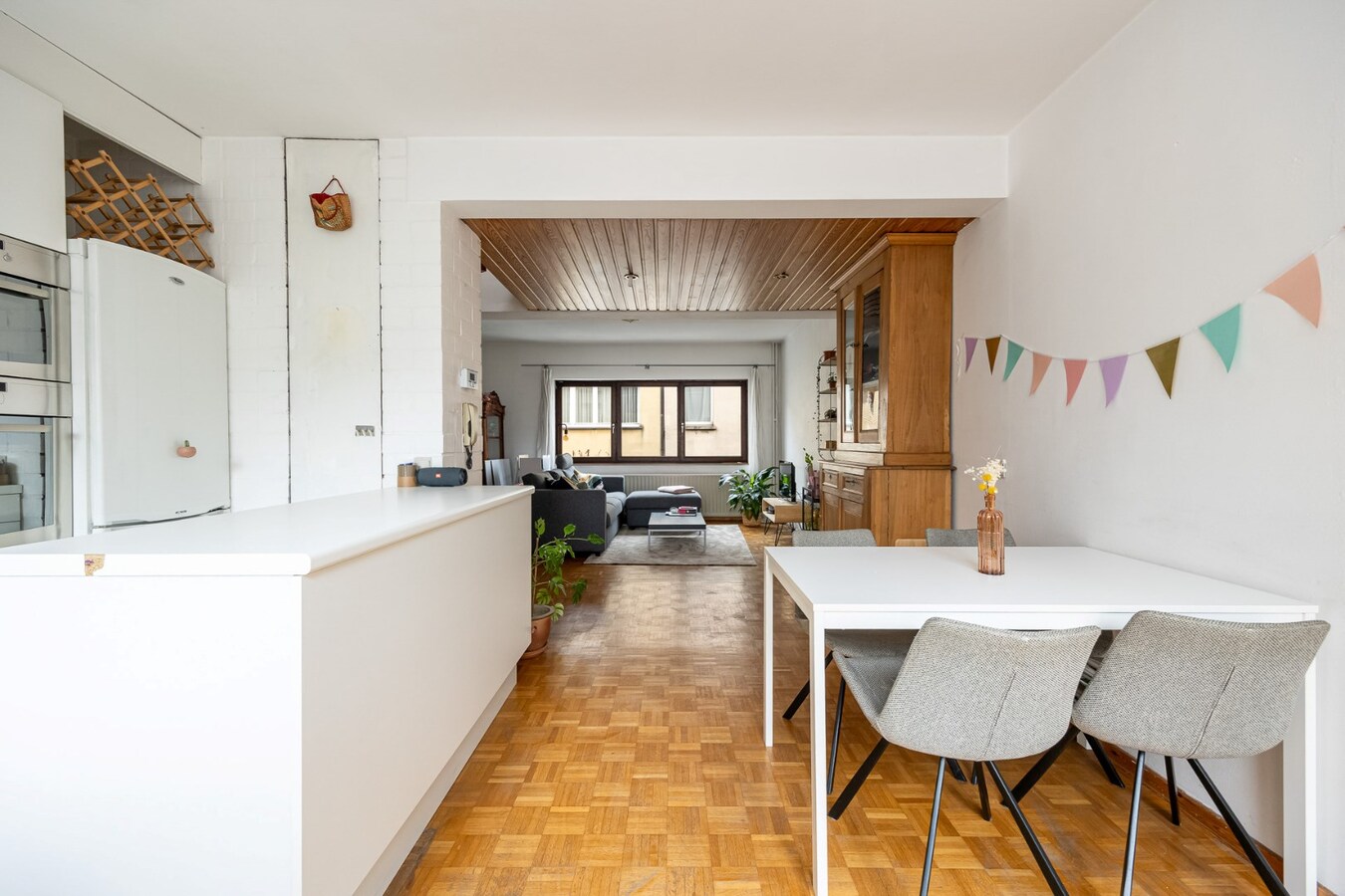 Woning met 2 slaapkamers, garage en terras 
