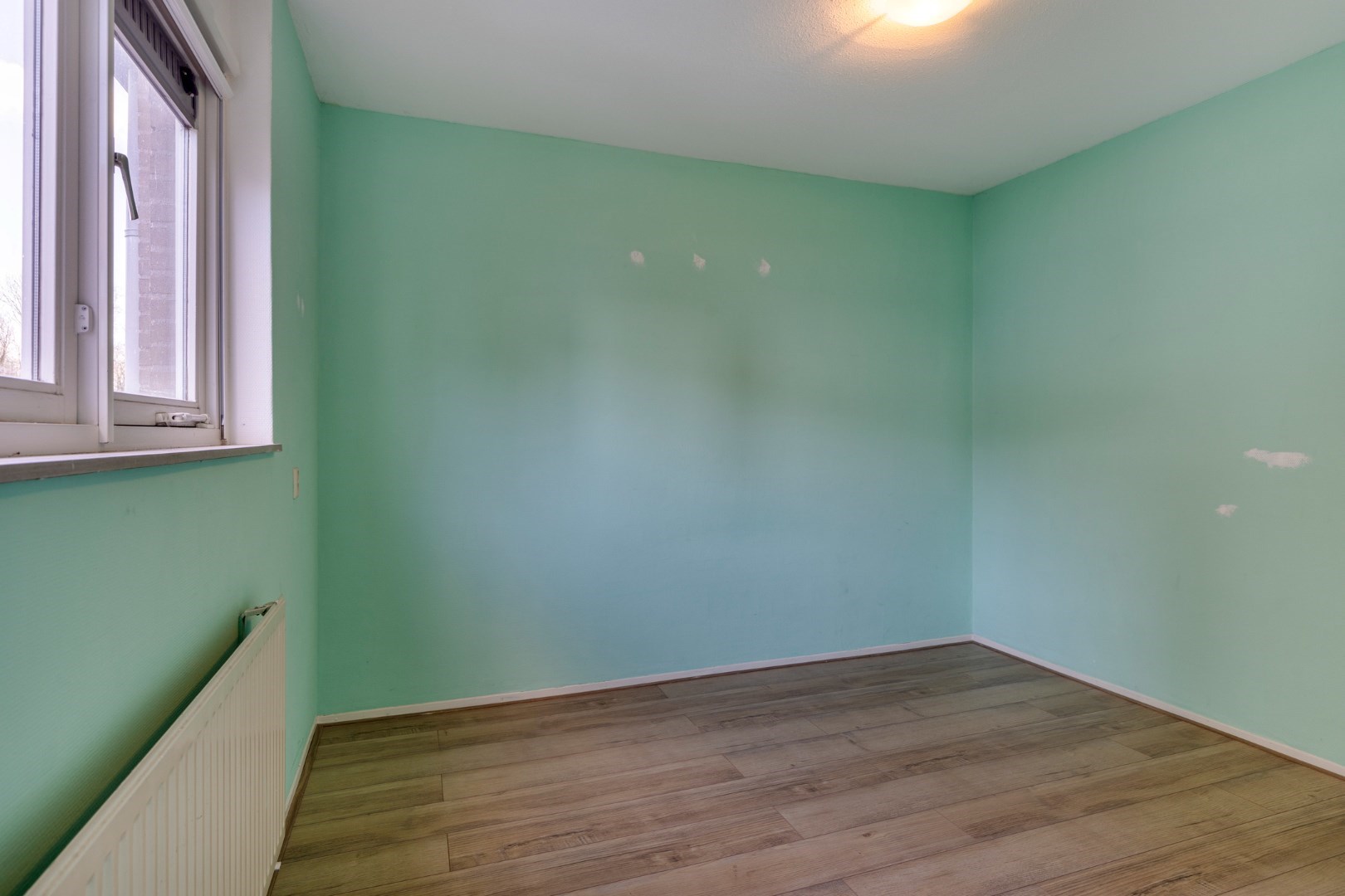 Royale hoek-eengezinswoning met 155 m&#178; wooncomfort en 5 kamers, riante tuin en dakterras. 
