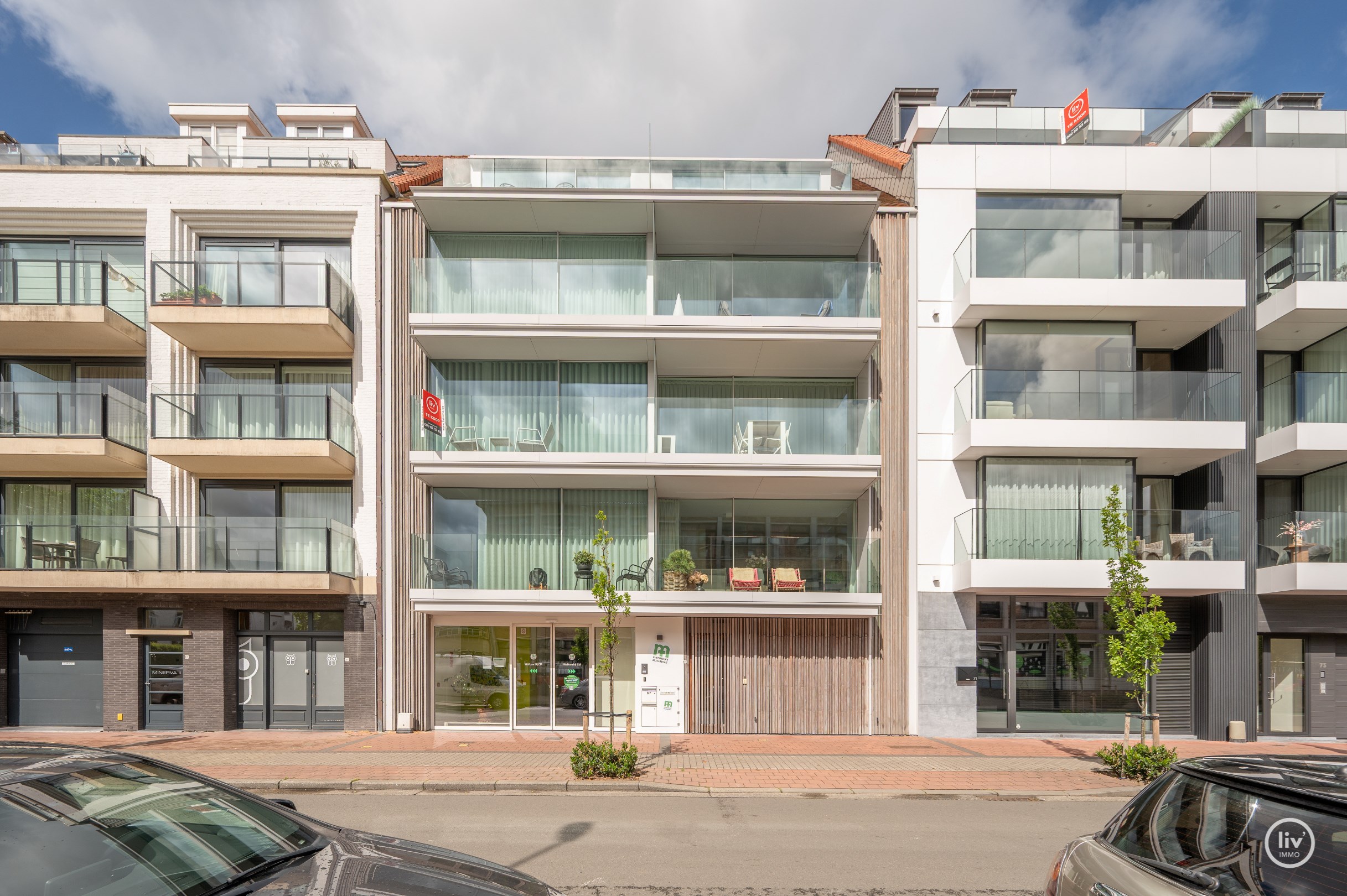 Luxueus afgewerkt appartement met 2 slaapkamers genietend van een open zicht gelegen in de Piers de Raveschootlaan. 