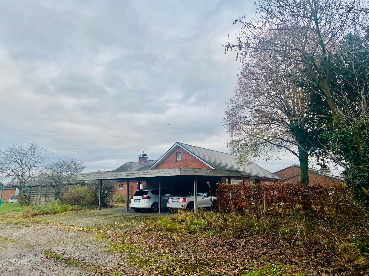 Boerderij met charmante woning, ruime stalgebouwen en weides te koop op ca. 8ha te Bocholt 