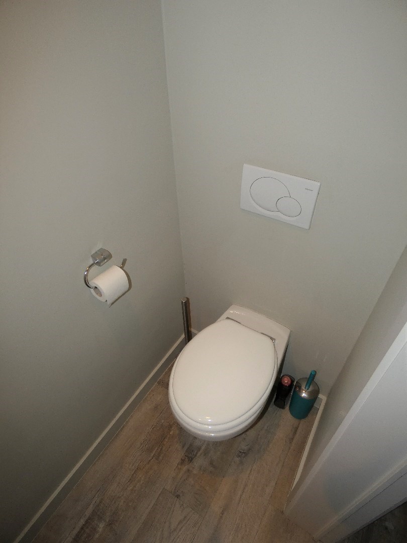 Appartement (104 m&#178;) met 2 slpk, 2 terrassen en garage, Eernegem. 