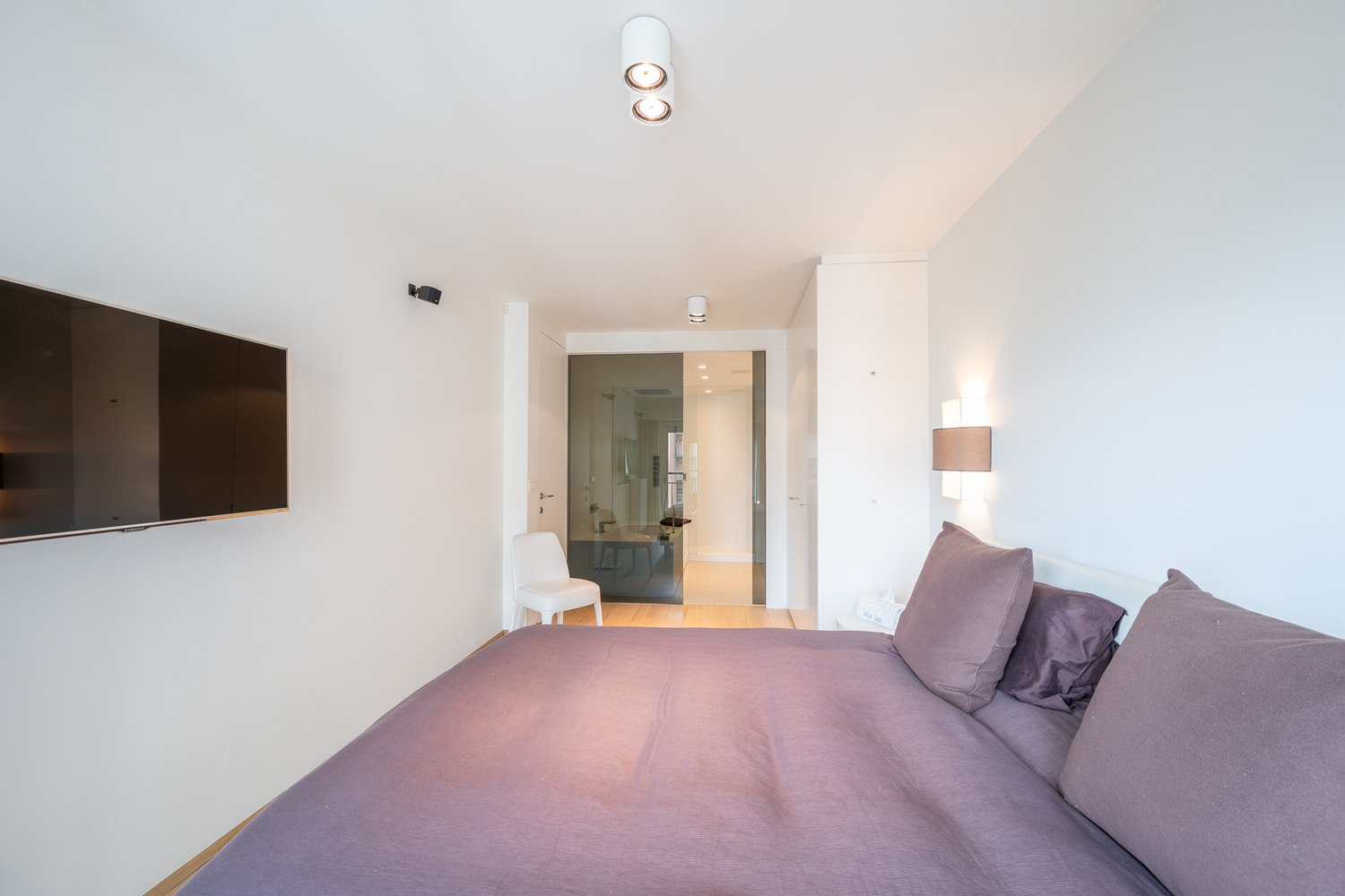 Appartement (largeur de fa&#231;ade de 8,6 m !) avec 3 chambres sur l&#39;exclusive Place Albert &#224; Knokke-Zoute. 