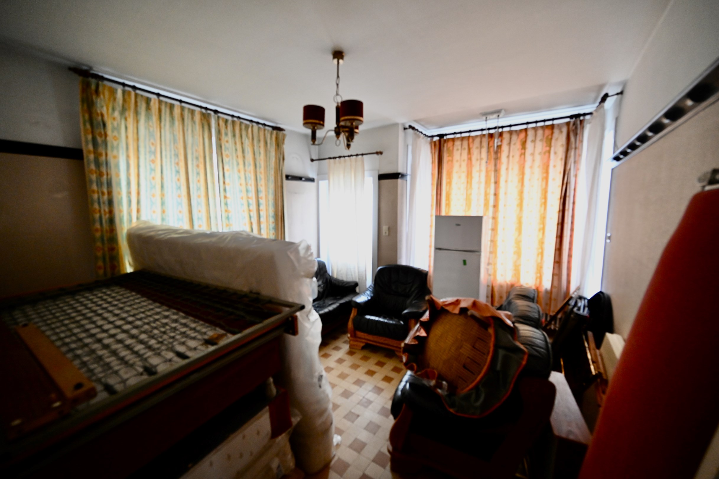 Alleenstaande charmante villa met 6 slaapkamers gelegen midden in het hartje van Duinberge 