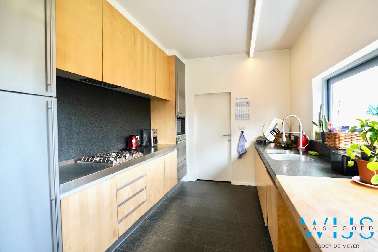 Unieke architectenwoning met leuke tuin te centrum ERTVELDE! 