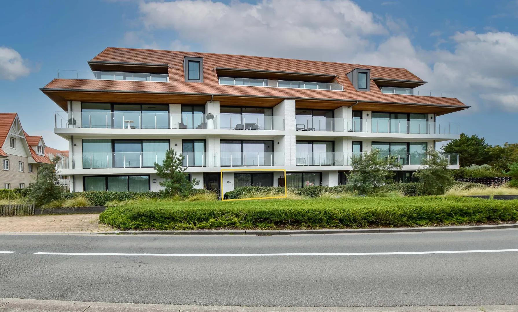 Gelijkvloersappartement met 2 slaapkamers in recente residentie te De Haan (Vosseslag)