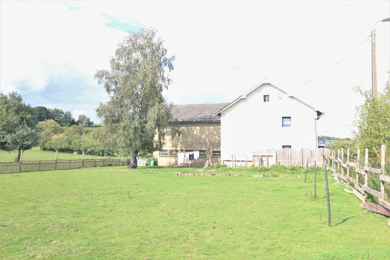 OPTION - Maison avec d&#233;pendances et pr&#233;s sur environ 1,64ha &#224; Ambl&#232;ve (Li&#232;ge) 