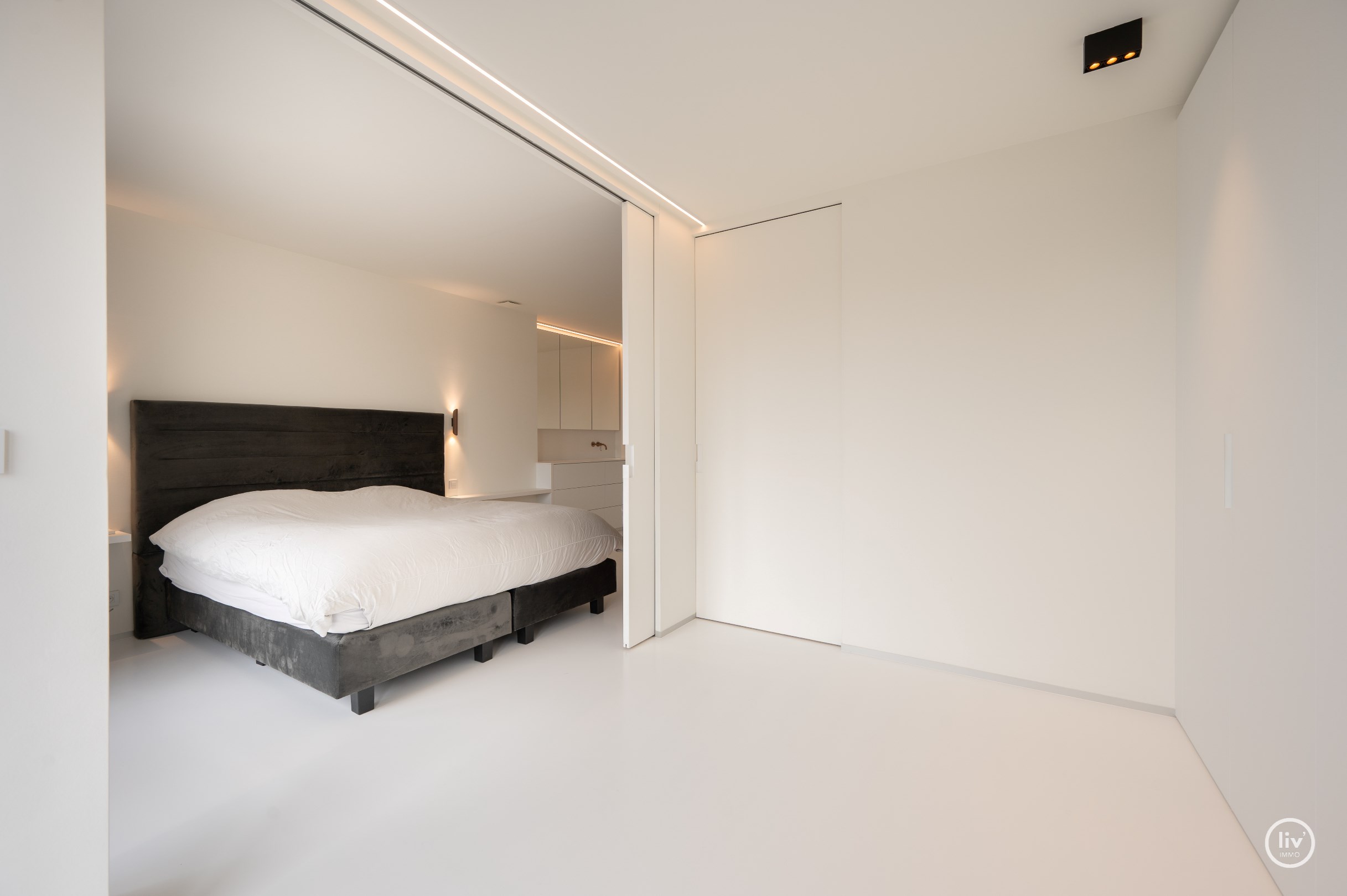 Dit prachtige appartement met panoramisch uitzicht is gelegen in Heist-aan-Zee en is gebouwd in het jaar 2020 op wandelafstand van de Zeedijk-Albertstrand (SALT-project) . 