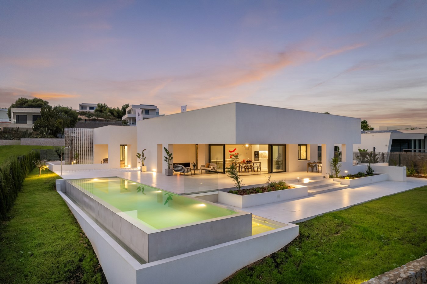 Luxe volledig energiezuinige villa gelegen op Las Colinas 