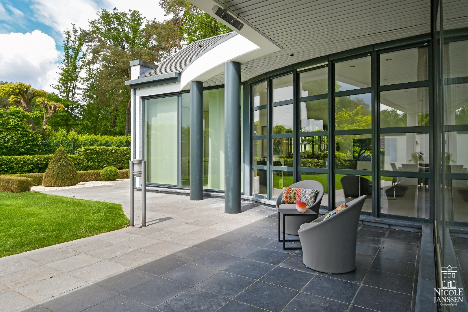 Moderne villa met speelse indeling 