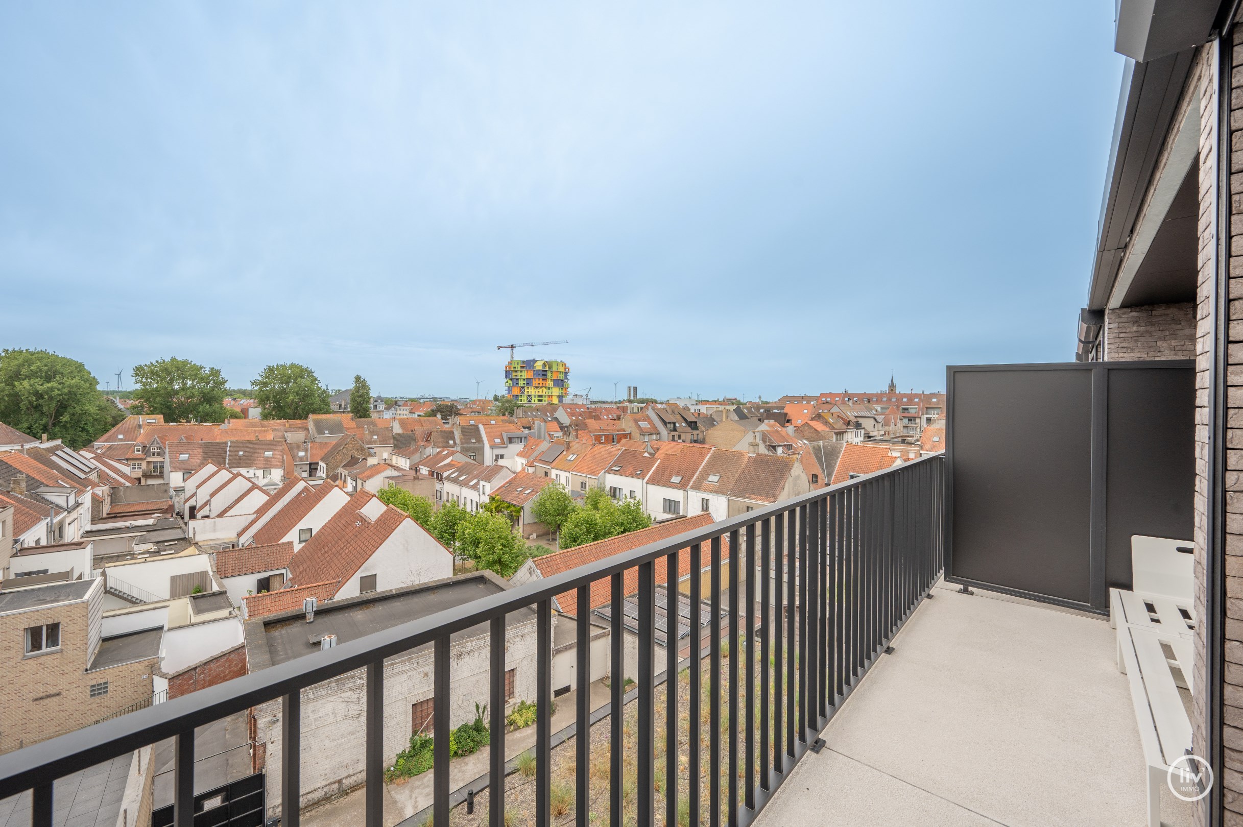 Dit prachtige appartement met panoramisch uitzicht is gelegen in Heist-aan-Zee en is gebouwd in het jaar 2020 op wandelafstand van de Zeedijk-Albertstrand (SALT-project) . 