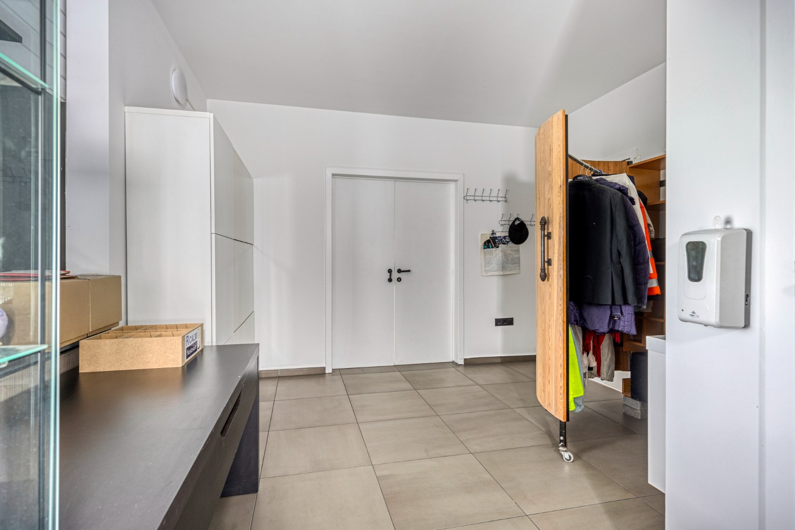 Villa met praktijkruimte op perceel van 1.817m&#178; te Geel 