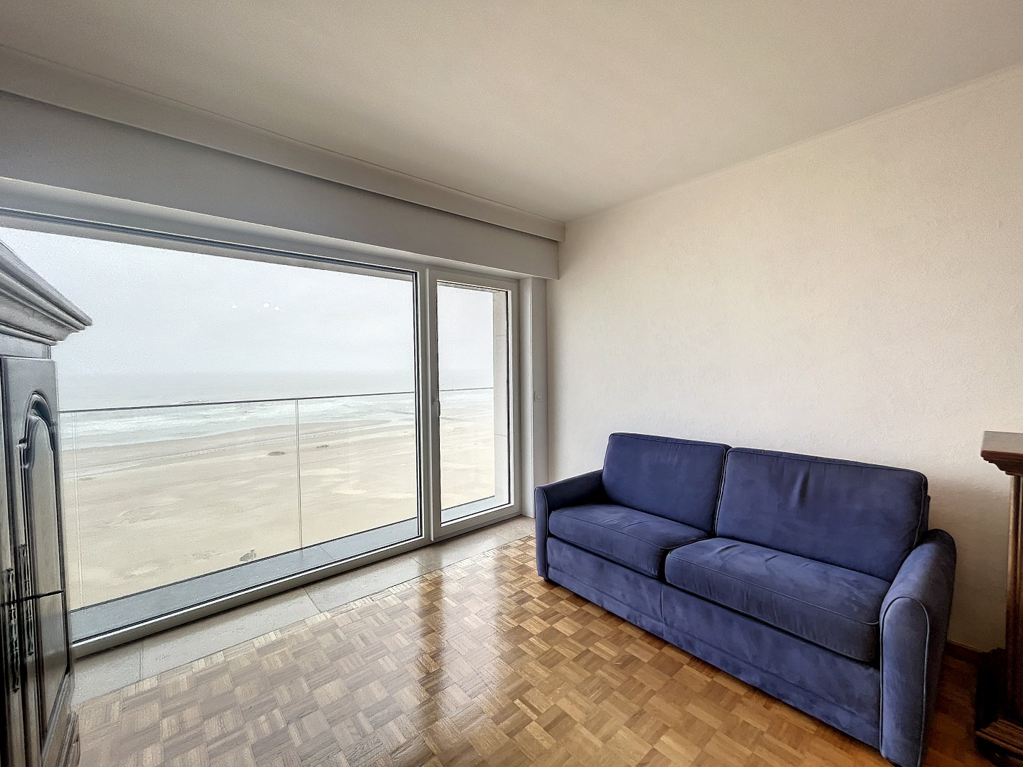 Gemeubeld 1 SLPK apartement met zicht op zee. 