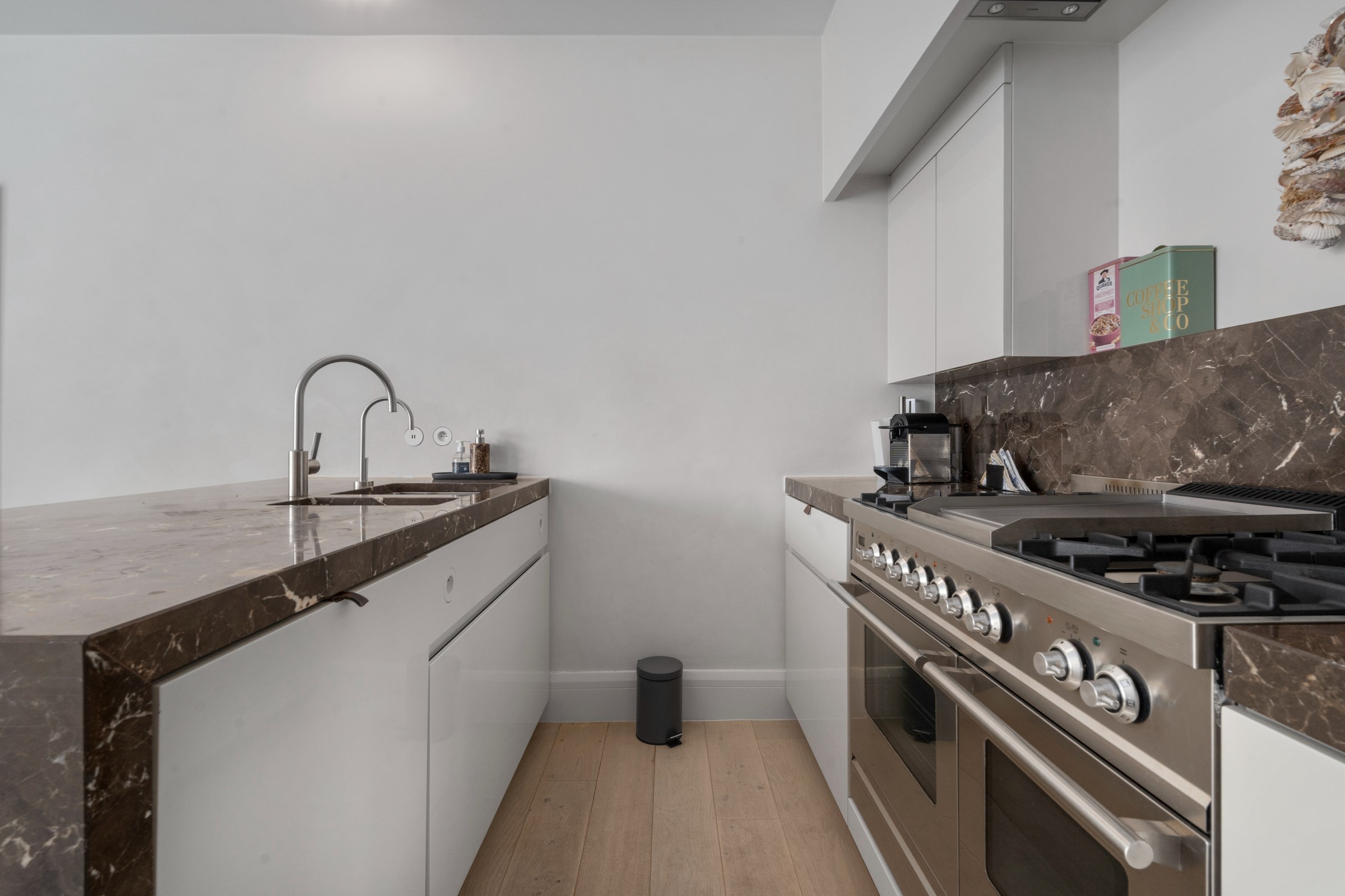 Luxueus duplex-hoekappartement, voorzien van alle comfort, nabij het Rubensplein (Mogelijkheid tot aankoop van een inpandige garage-staanplaats) 